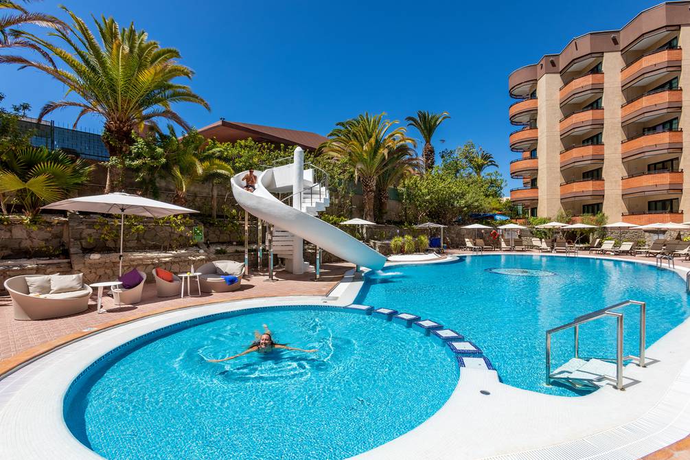 Pool with slide MUR Hotel Neptuno Gran Canaria