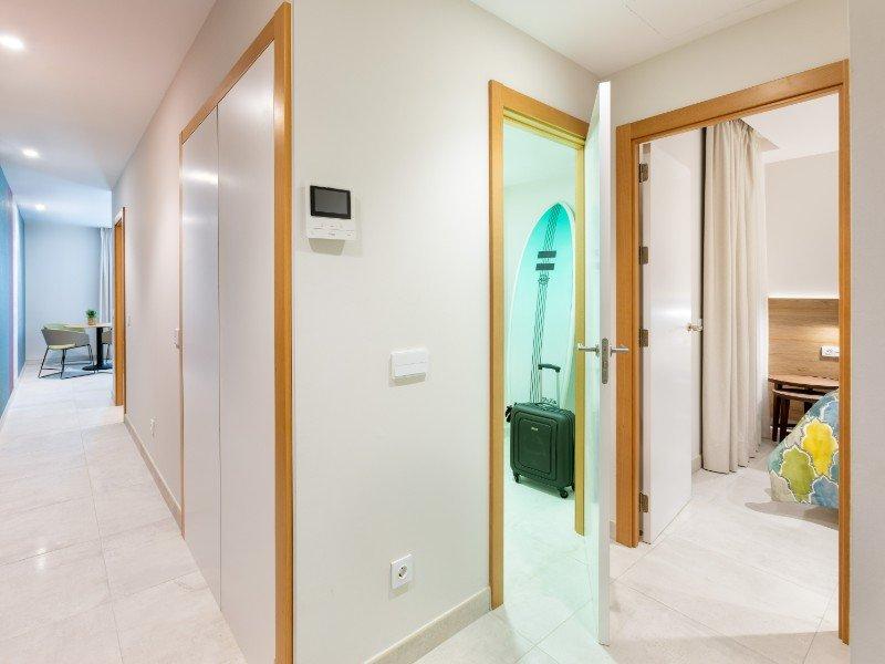 EINZIMMERWOHNUNG MIT BÜRO Ferienwohnungen ART in Las Palmas de Gran Canaria EINZIMMERWOHNUNG MIT BÜRO Ferienwohnungen ART in Las Palmas de Gran Canaria