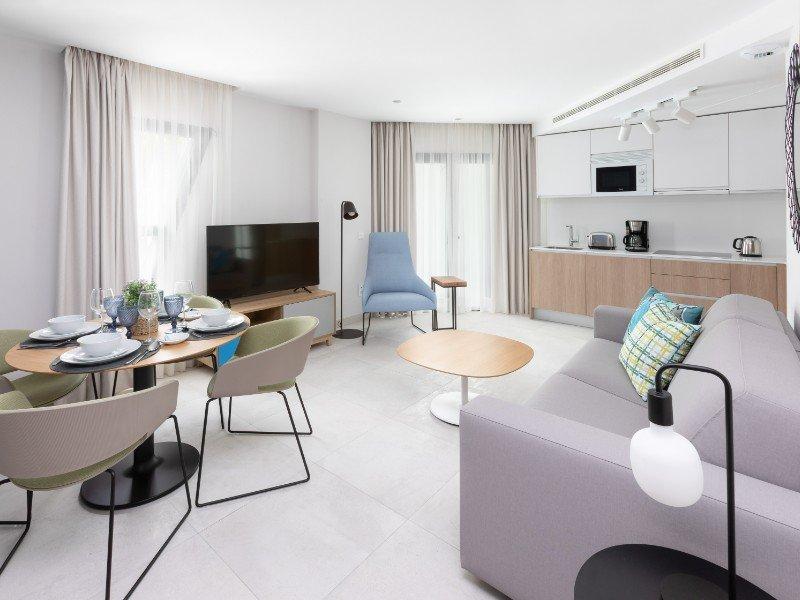 ZWEI-ZIMMER-WOHNUNG Ferienwohnungen ART in Las Palmas de Gran Canaria ZWEI-ZIMMER-WOHNUNG Ferienwohnungen ART in Las Palmas de Gran Canaria