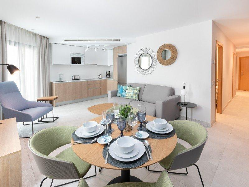 ZWEI-ZIMMER-WOHNUNG Ferienwohnungen ART in Las Palmas de Gran Canaria ZWEI-ZIMMER-WOHNUNG Ferienwohnungen ART in Las Palmas de Gran Canaria