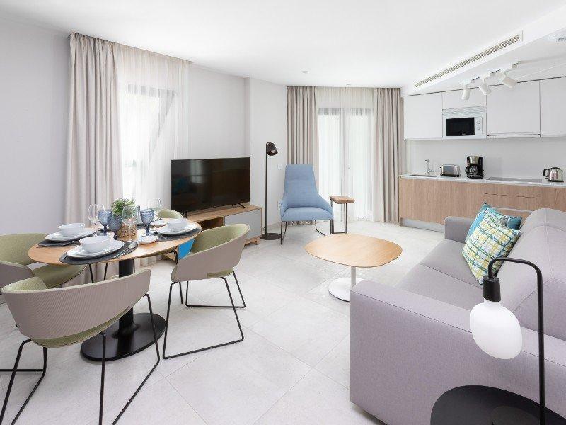 SUPERIOR-WOHNUNG MIT ZWEI SCHLAFZIMMERN Ferienwohnungen ART in Las Palmas de Gran Canaria SUPERIOR-WOHNUNG MIT ZWEI SCHLAFZIMMERN Ferienwohnungen ART in Las Palmas de Gran Canaria