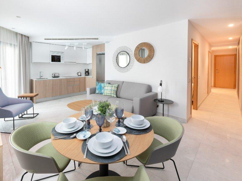 SONNENSEITE APARTMENT MIT ZWEI SCHLAFZIMMERN UND TEILWEISEM MEERBLICK Ferienwohnungen ART in Las Palmas de Gran Canaria SONNENSEITE APARTMENT MIT ZWEI SCHLAFZIMMERN UND TEILWEISEM MEERBLICK Ferienwohnungen ART in Las Palmas de Gran Canaria